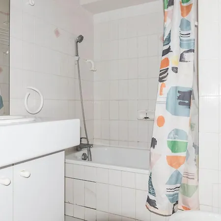 + Pour 4, Acces Plage, Parking, Au Lavandou - Fr-1-803-35 * Ле-Лаванду