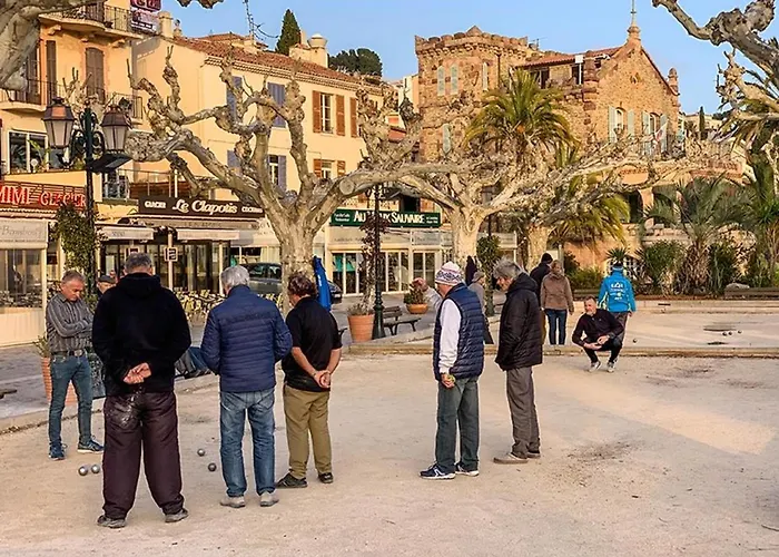 Апартаменти + Pour 4, Acces Plage, Parking, Au Lavandou - Fr-1-803-35